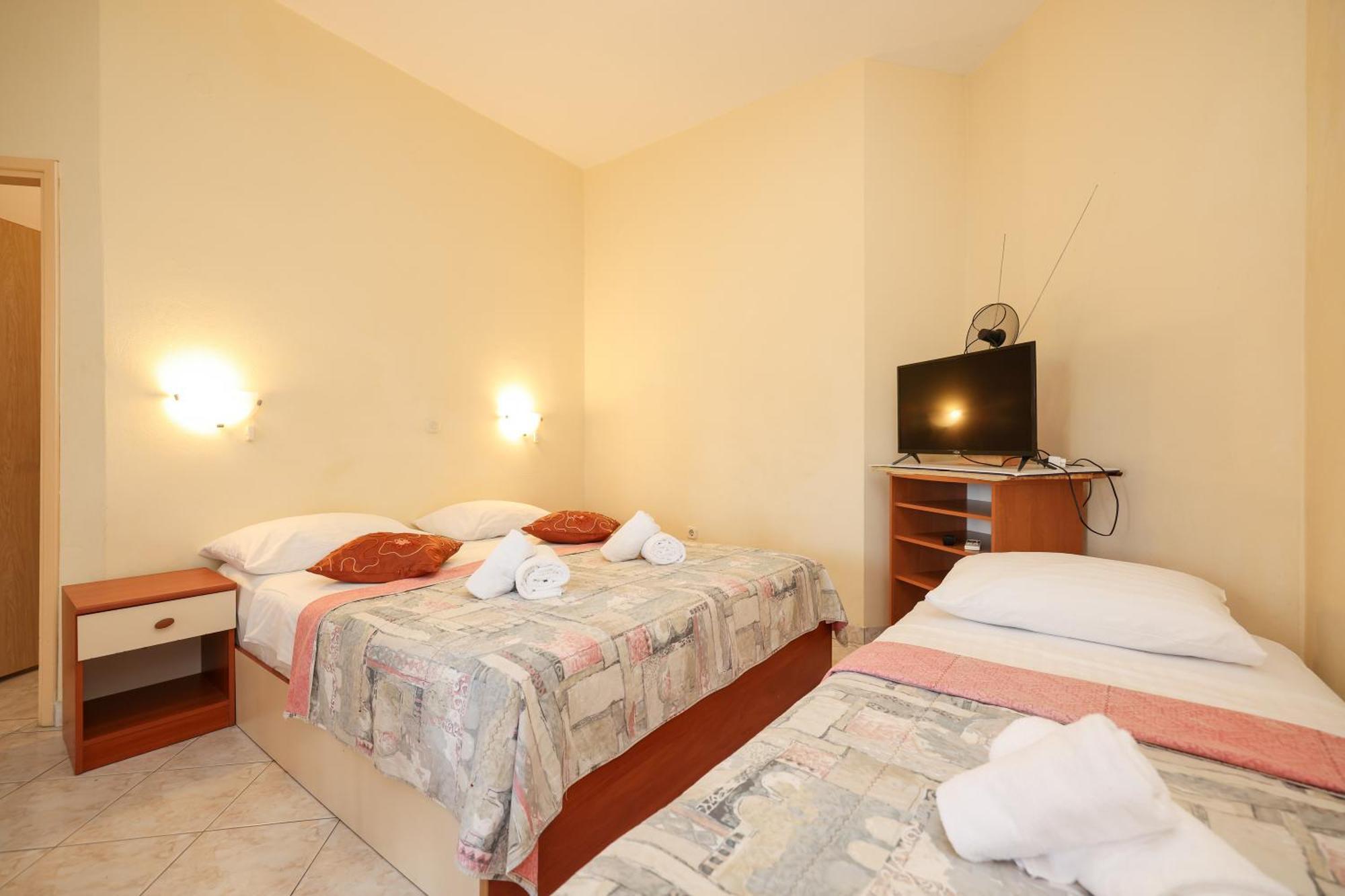 Beachfront Apartments Jermen Sukošan 외부 사진
